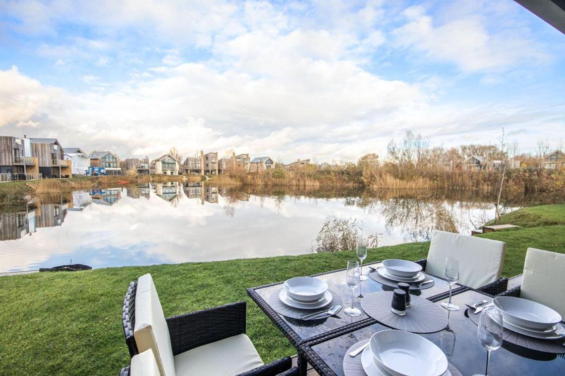 Minety Lake 43, Green Haven Somerford Keynes Exterior photo